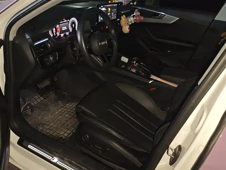 Audi A4L 2021 из CN, фото 7