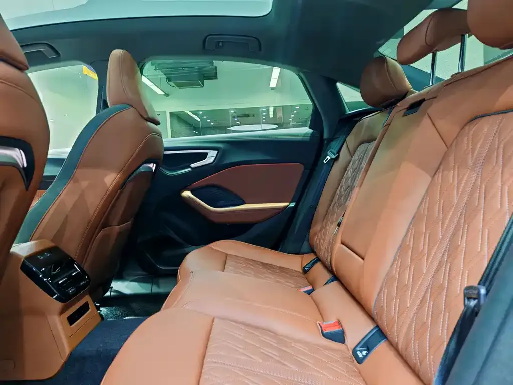Audi A5L 2025 из CN, фото 4