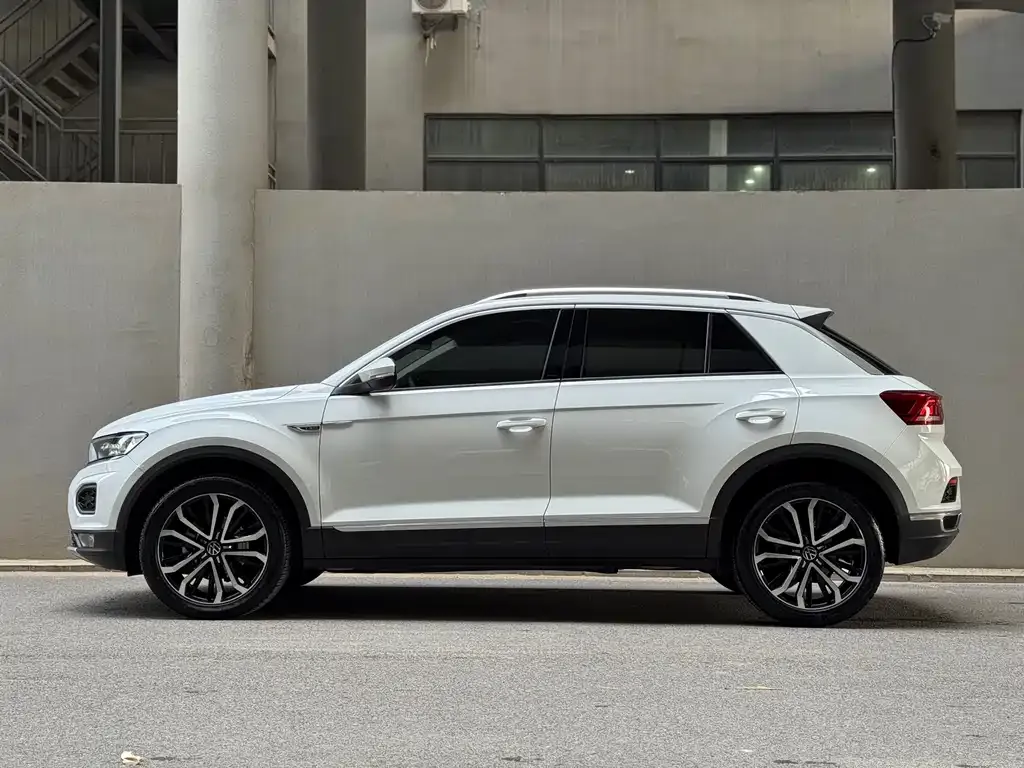 Volkswagen T-Roc 2023 из CN, фото 10