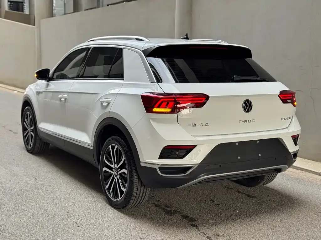 Volkswagen T-Roc 2023 из CN, фото 8