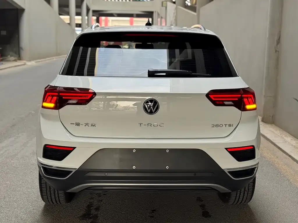 Volkswagen T-Roc 2023 из CN, фото 2
