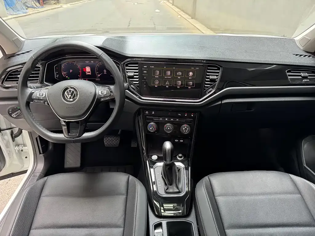 Volkswagen T-Roc 2023 из CN, фото 4