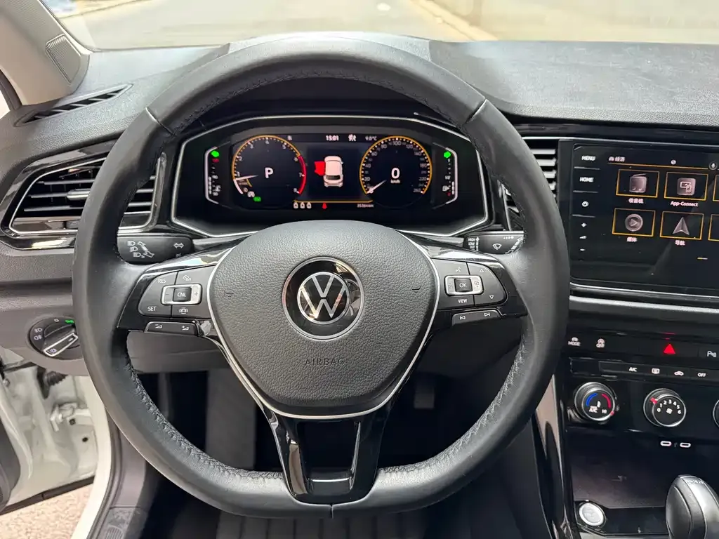Volkswagen T-Roc 2023 из CN, фото 3