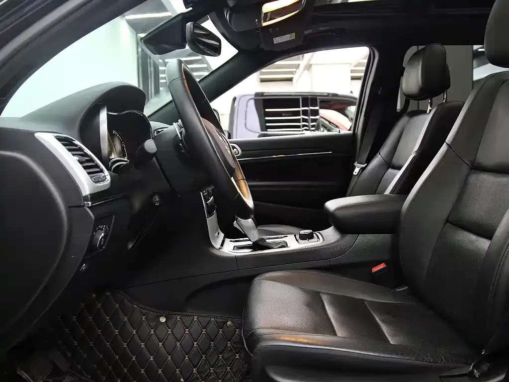 Jeep Grand Cherokee (Import) 2022 из CN, фото 9