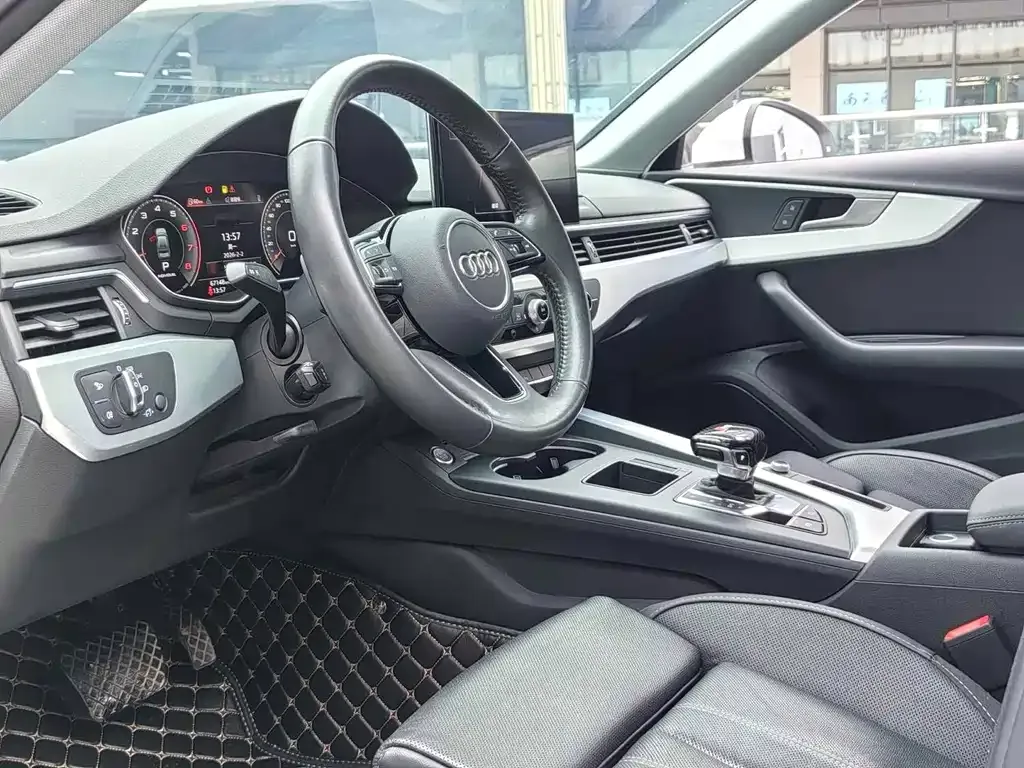 Audi A4L 2021 из CN, фото 9