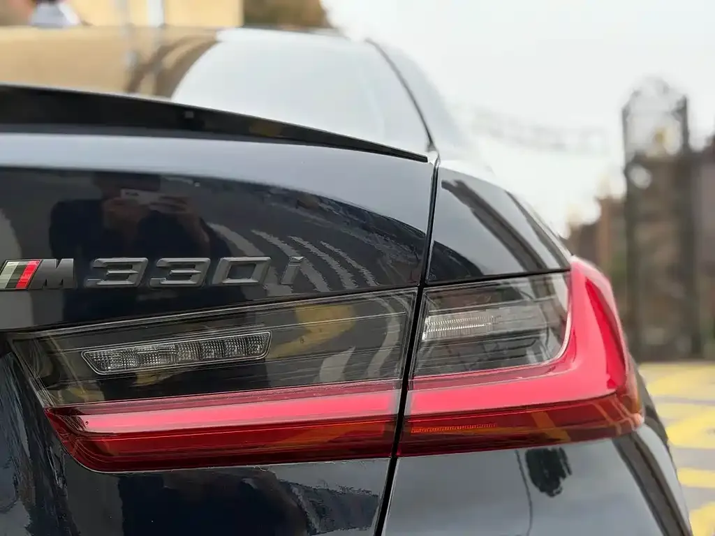 BMW 3 Series 2023 из CN, фото 2