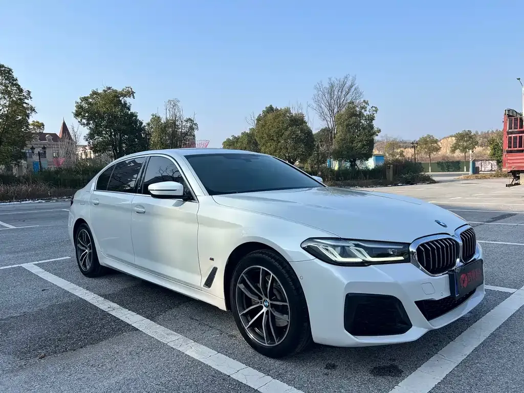 BMW 5 Series — фото 4