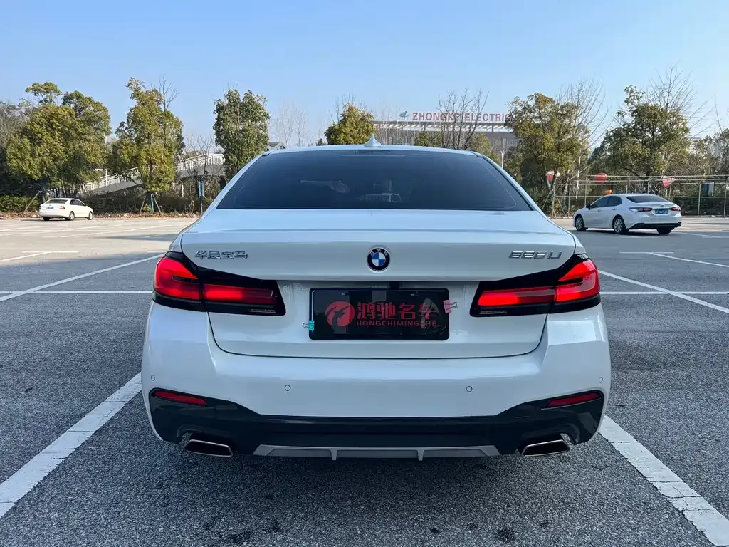 BMW 5 Series — фото 10
