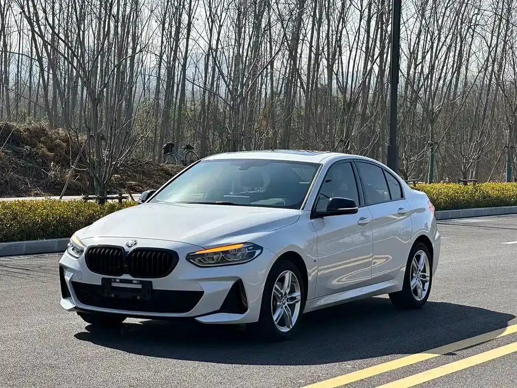 BMW 1 Series 2022 из CN, фото 1