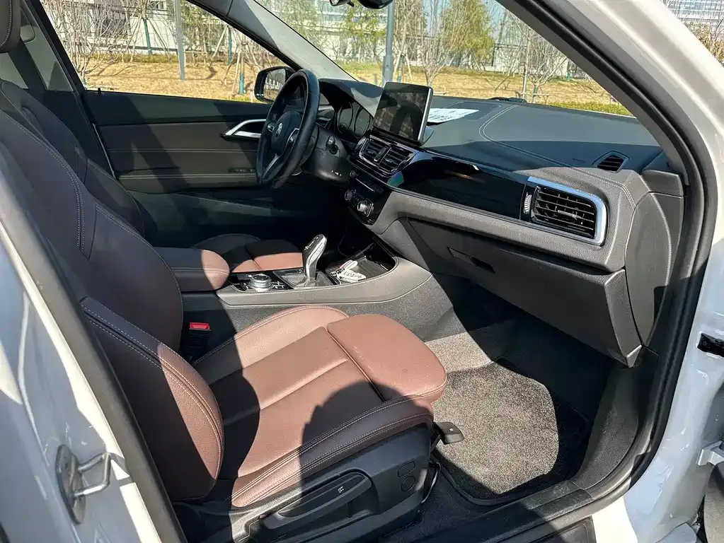 BMW 1 Series 2022 из CN, фото 6