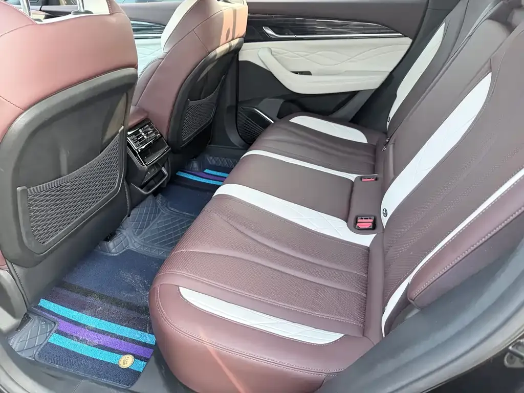 Geely Xingyue L 2023 из CN, фото 2