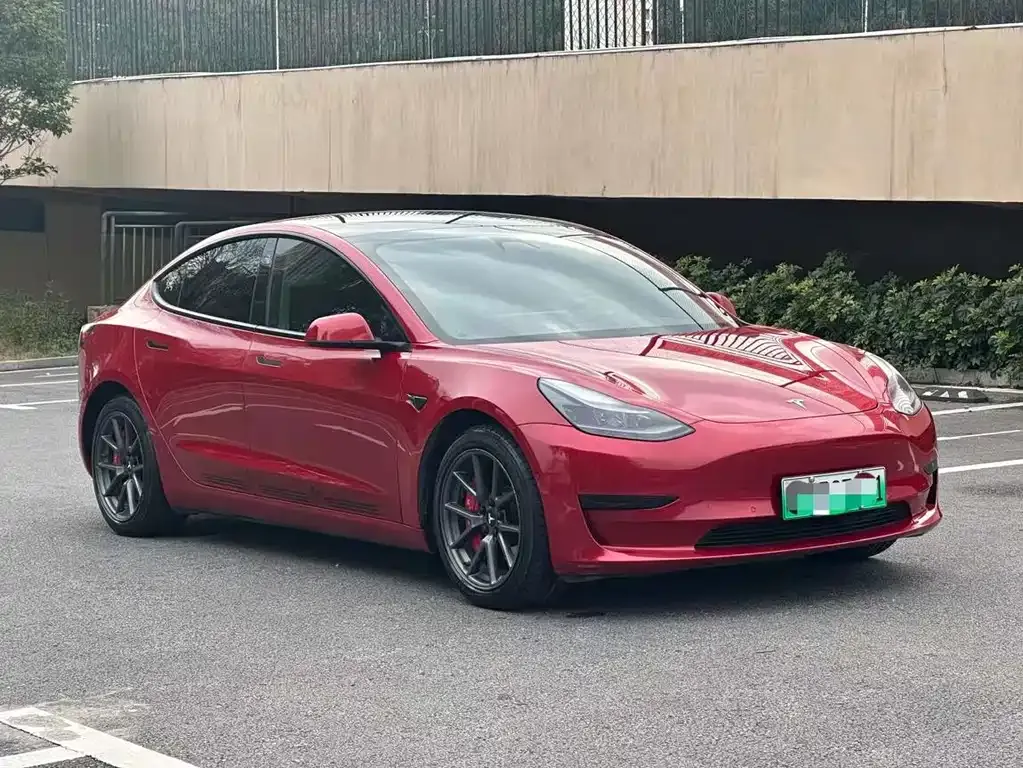 Tesla Model 3 — фото 5
