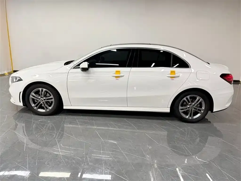 Mercedes-Benz A-Class 2023 из CN, фото 2