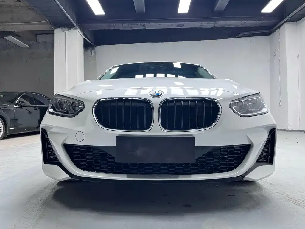 BMW 1 Series 2021 из CN, фото 1