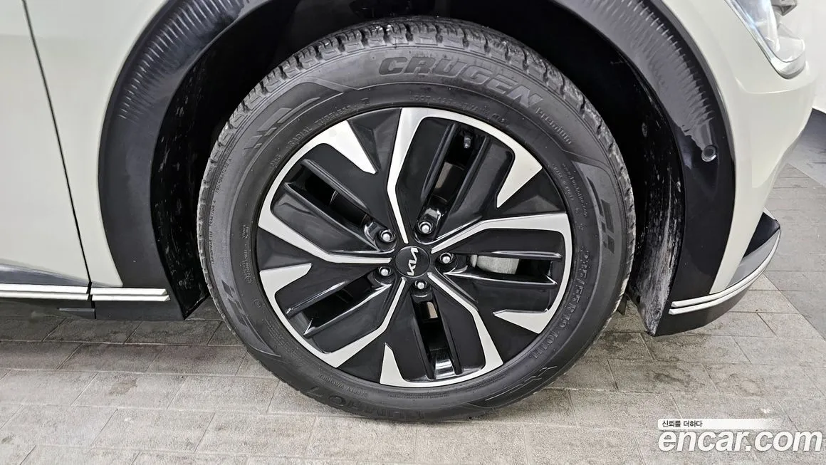 Kia EV6 — фото 10