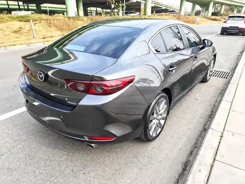 Mazda 3 Axela — фото 4