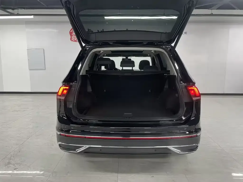 Volkswagen Tiguan L 2022 из CN, фото 2