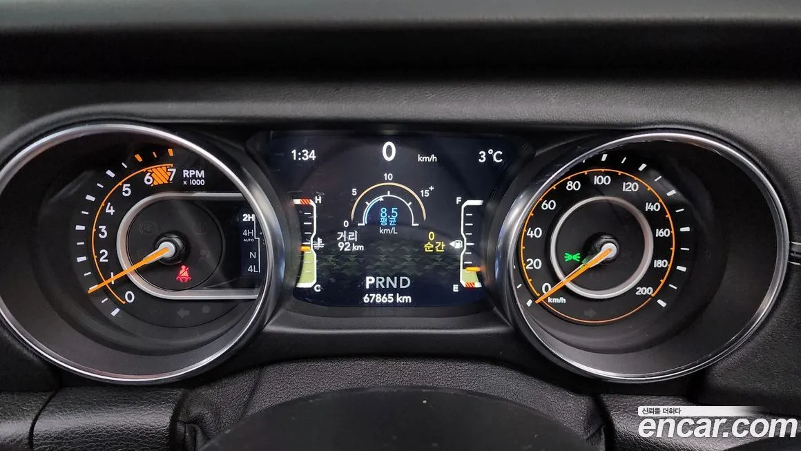 Jeep Wrangler 2021 из KR, фото 8