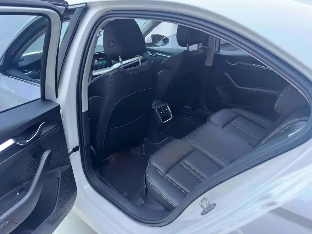 Skoda Octavia 2022 из CN, фото 5