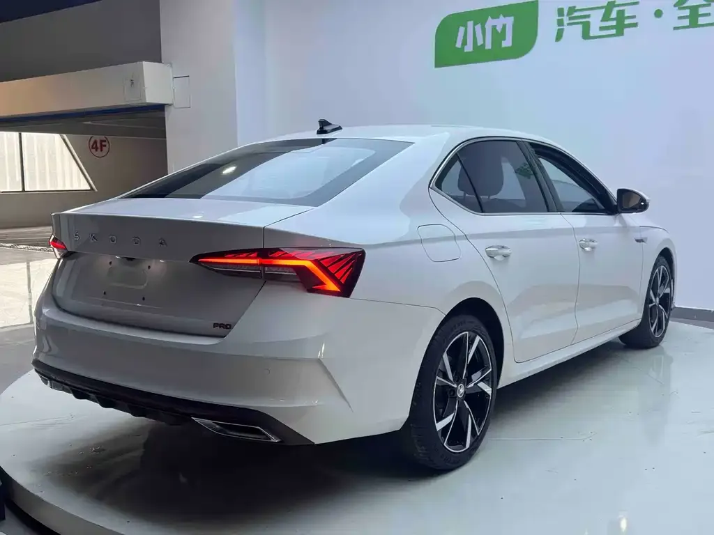 Skoda Octavia 2022 из CN, фото 9