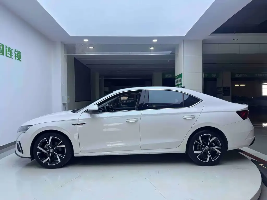 Skoda Octavia 2022 из CN, фото 2