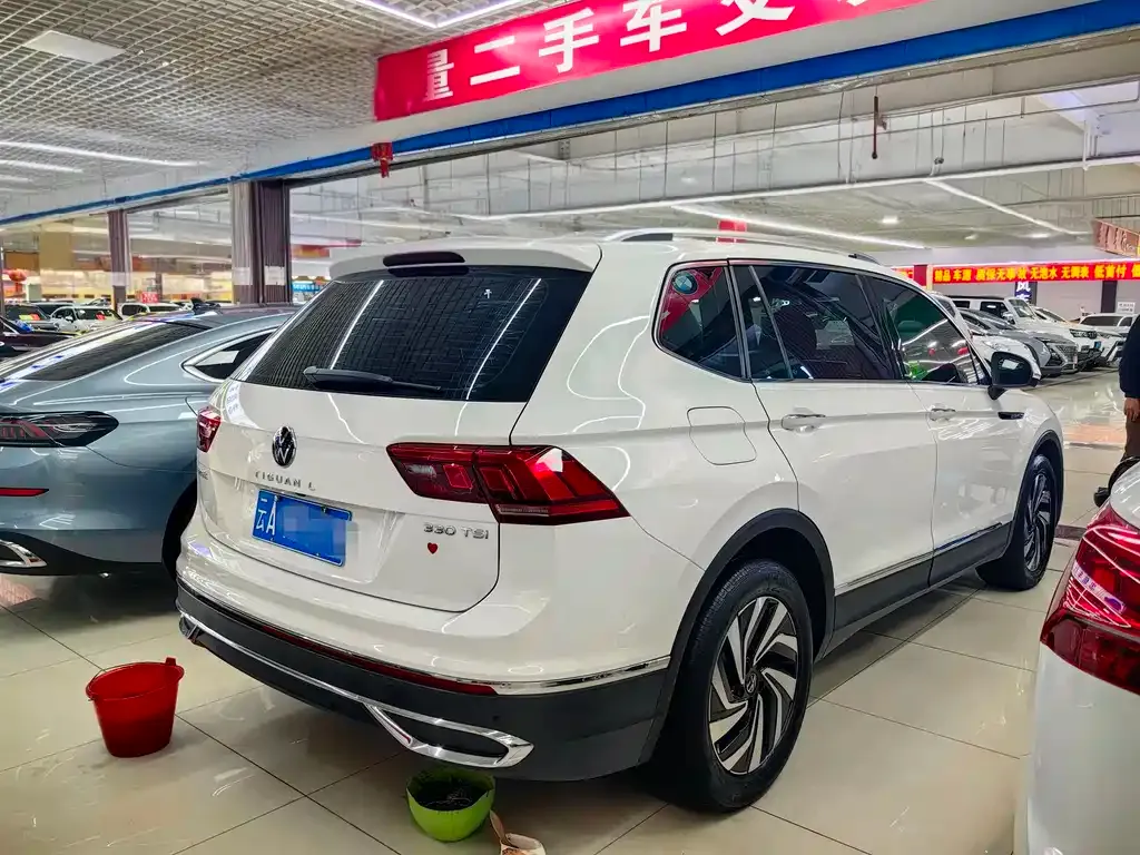 Volkswagen Tiguan L — фото 7