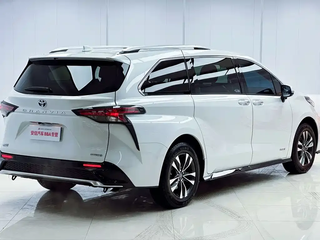 Toyota Granvia 2024 из CN, фото 6