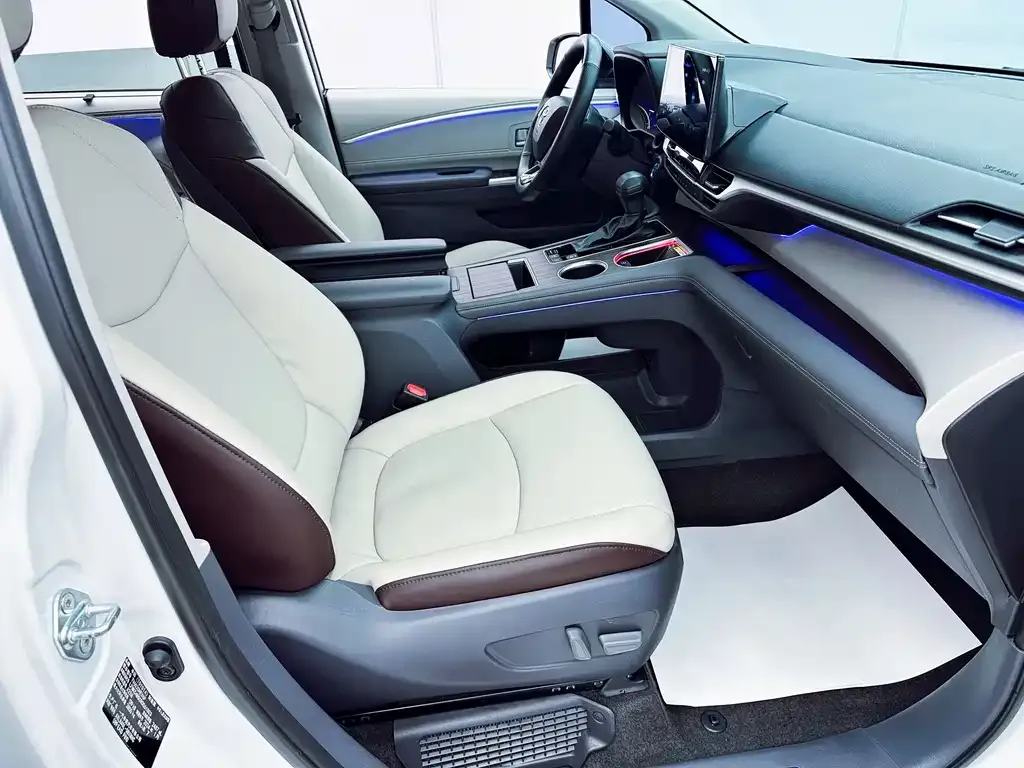 Toyota Granvia 2024 из CN, фото 7