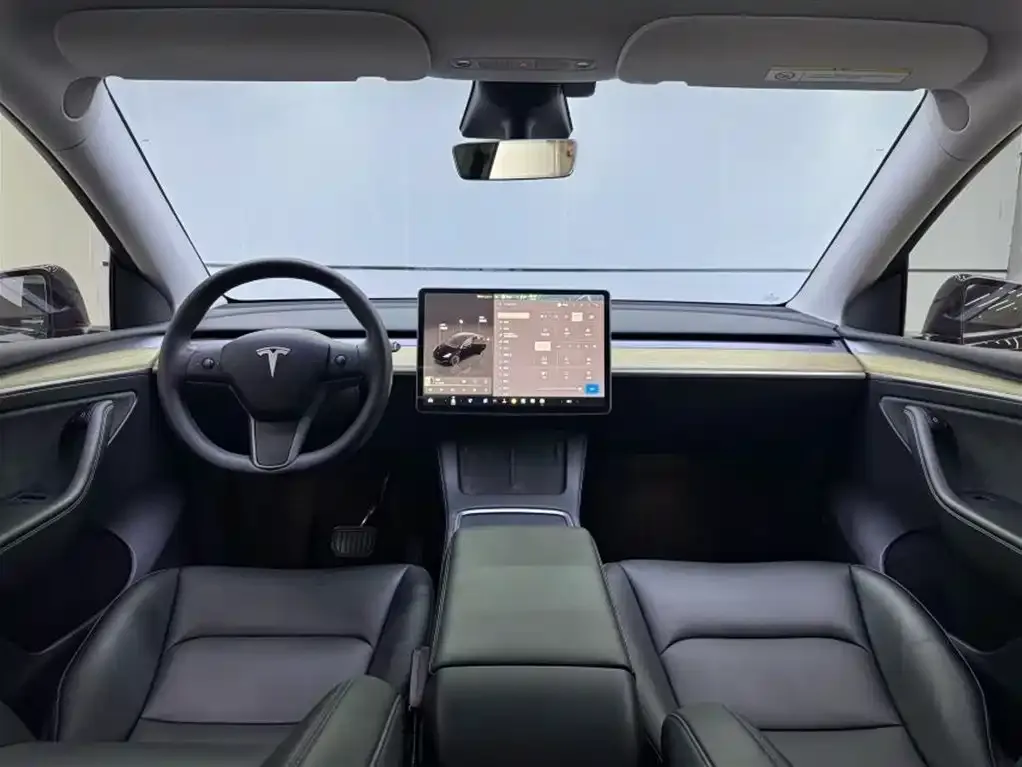Tesla Model Y — фото 9