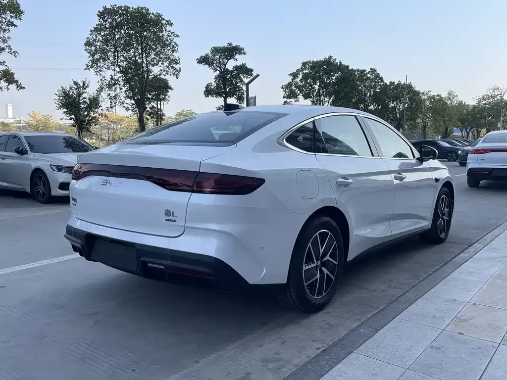 BYD Qin L 2026 из CN, фото 7