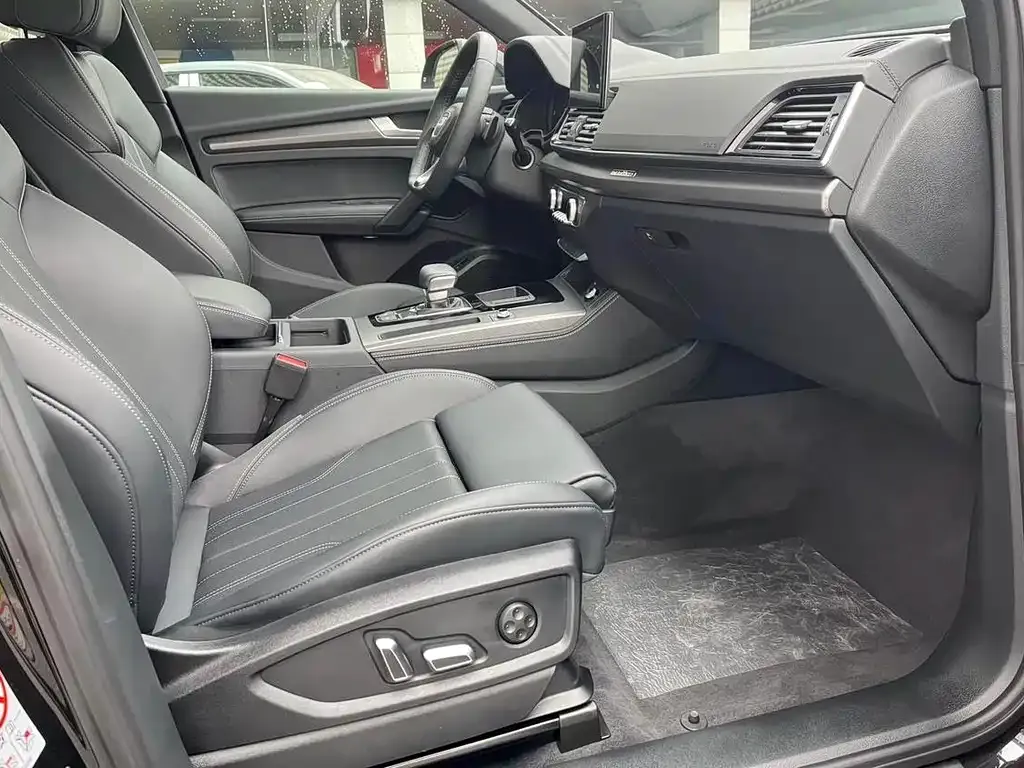 Audi Q5L 2024 из CN, фото 5