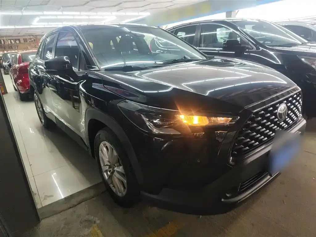 Toyota Corolla Cross 2023 из CN, фото 8