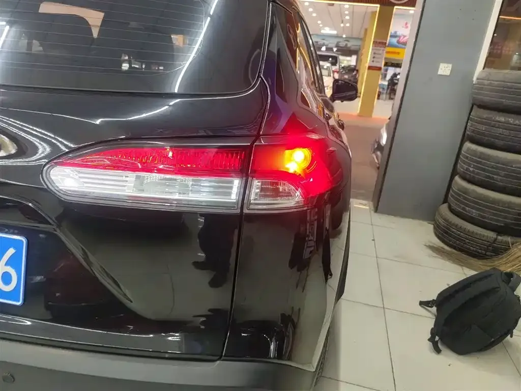 Toyota Corolla Cross 2023 из CN, фото 6