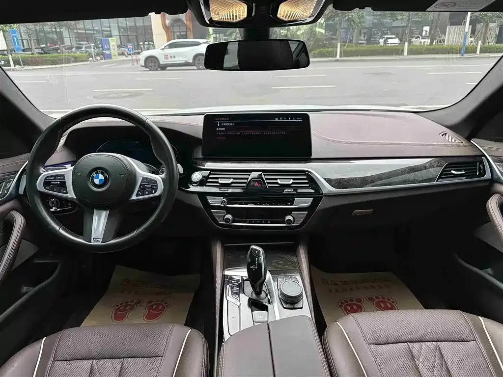 BMW 5 Series — фото 4