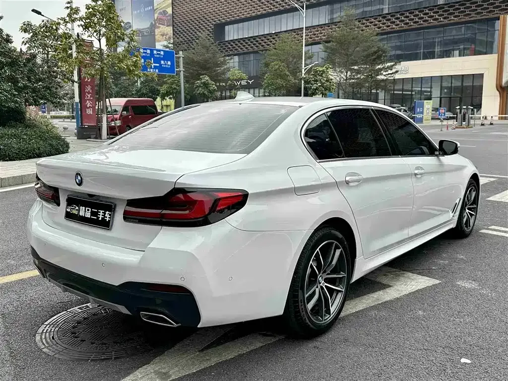 BMW 5 Series — фото 10