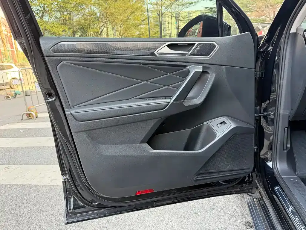 Volkswagen Tiguan L 2021 из CN, фото 9