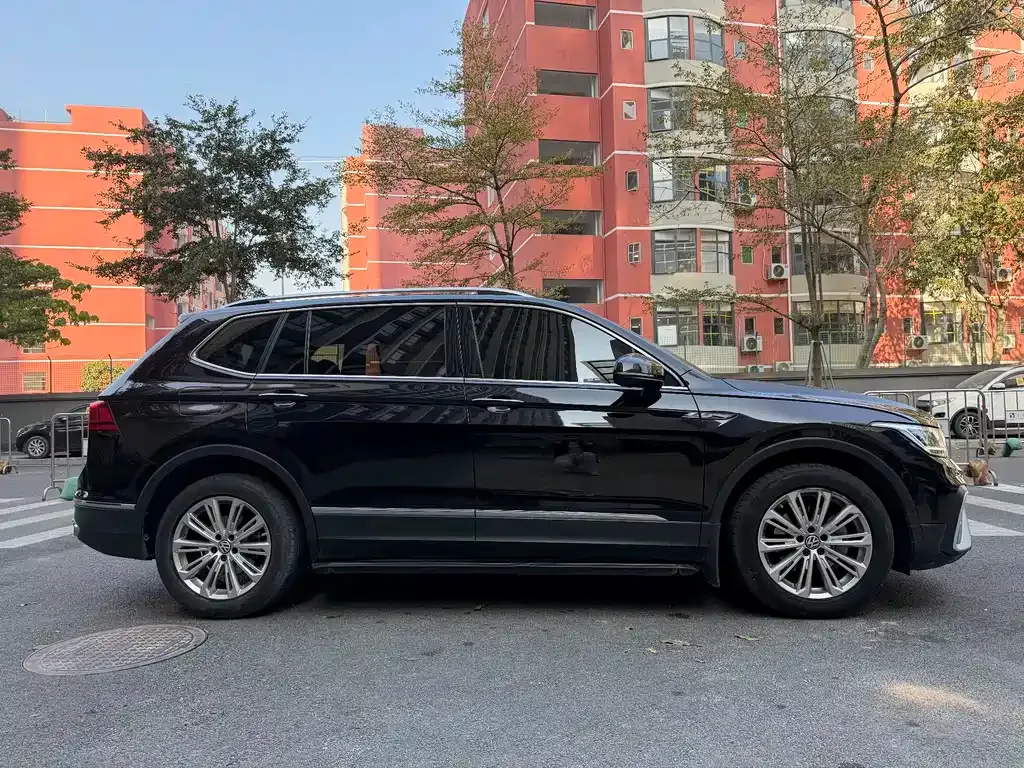 Volkswagen Tiguan L 2021 из CN, фото 7