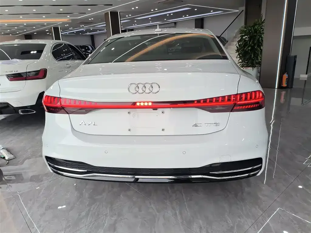 Audi A7L — фото 4