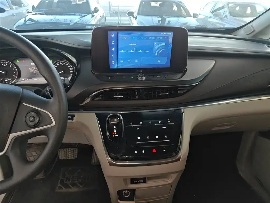 Buick GL8 2023 из CN, фото 9