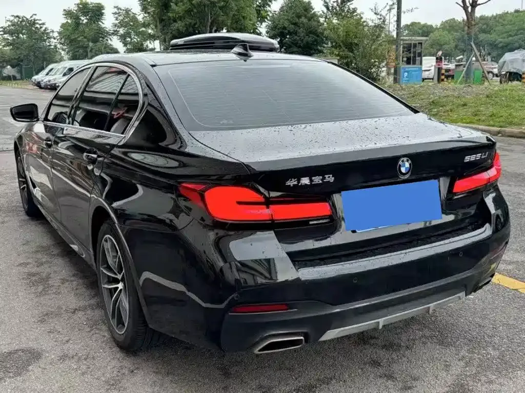 BMW 5 Series — фото 10
