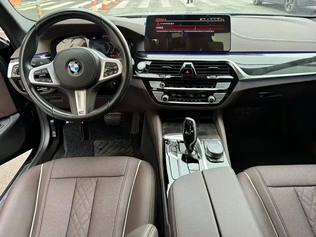 BMW 5 Series — фото 8