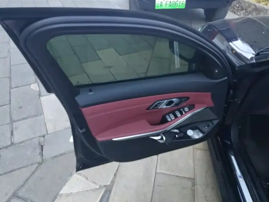 BMW 3 Series 2024 из CN, фото 2