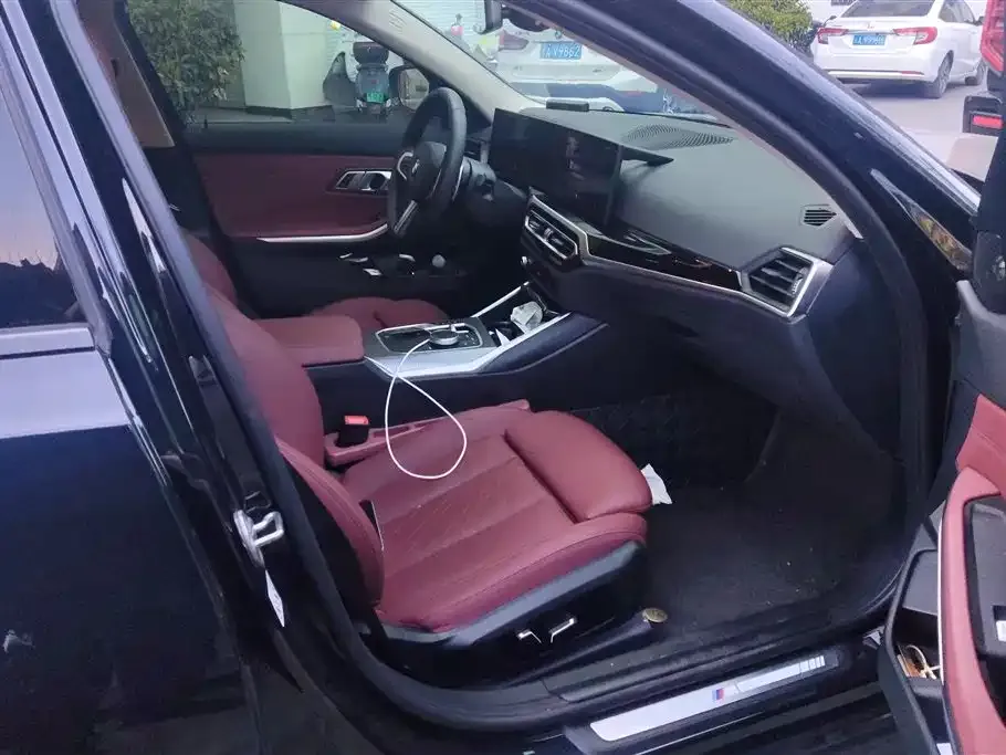 BMW 3 Series 2024 из CN, фото 9