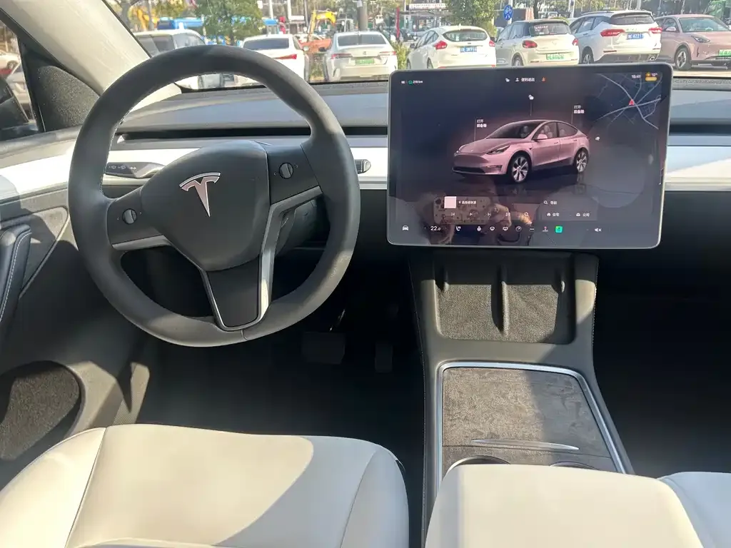 Tesla Model Y — фото 5
