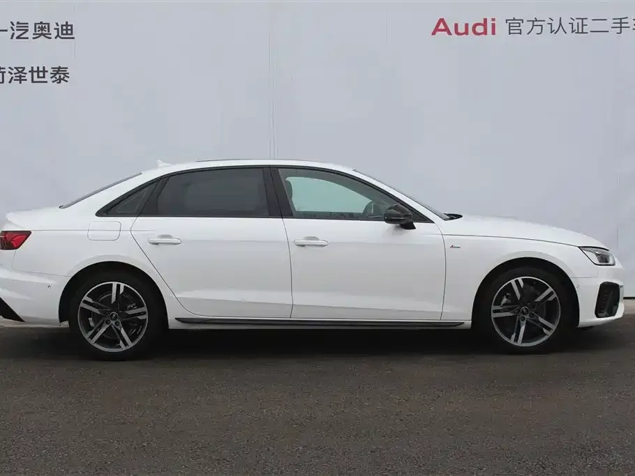 Audi A4L 2023 из CN, фото 2