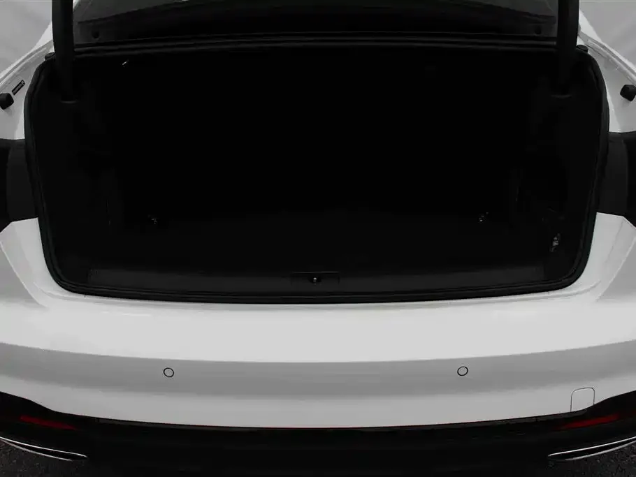 Audi A4L 2023 из CN, фото 3