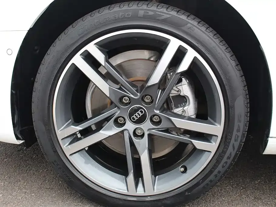 Audi A4L 2023 из CN, фото 8