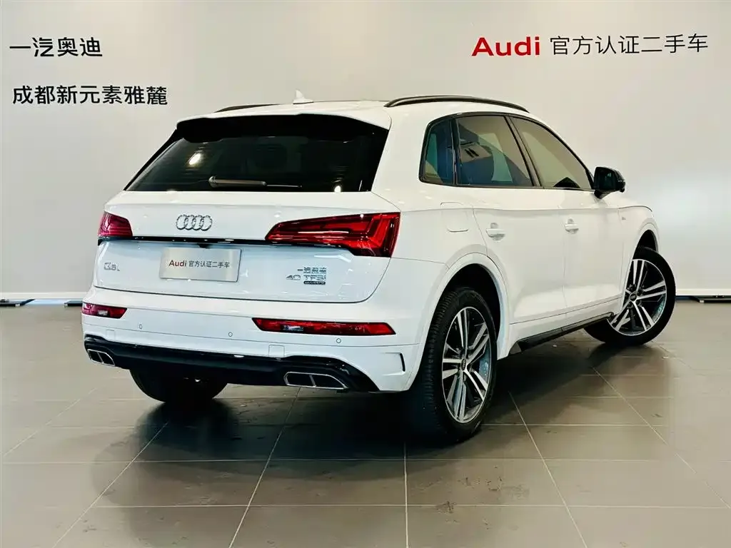 Audi Q5L — фото 7