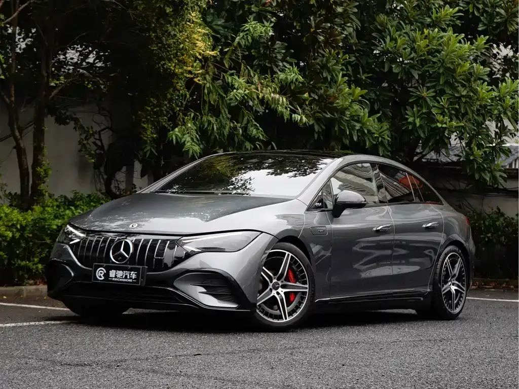 Mercedes-Benz EQE AMG — фото 7