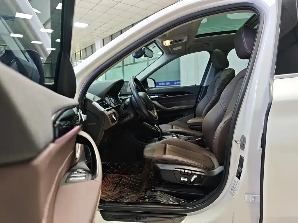 BMW X1 2021 из CN, фото 7